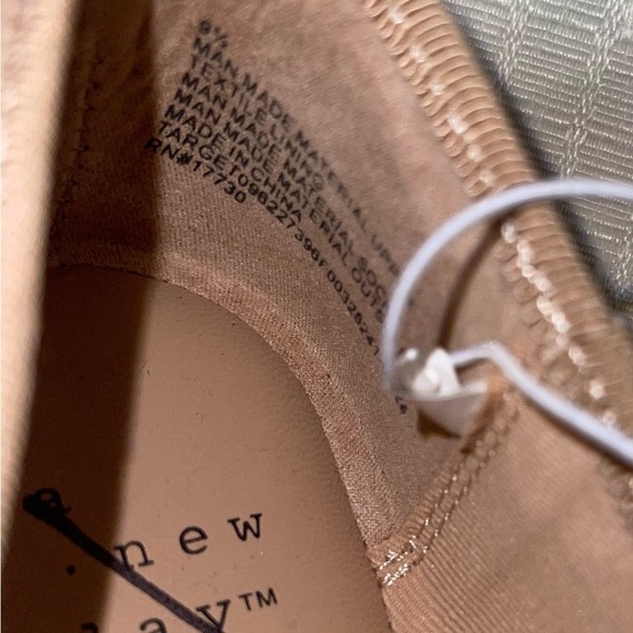 NWOT a new day Beige and Black Cap Toe Flats Size 9.5 - Picture 3 of 7